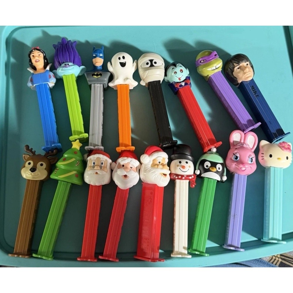 Vintage PEZ containers, mixed LOT of 17